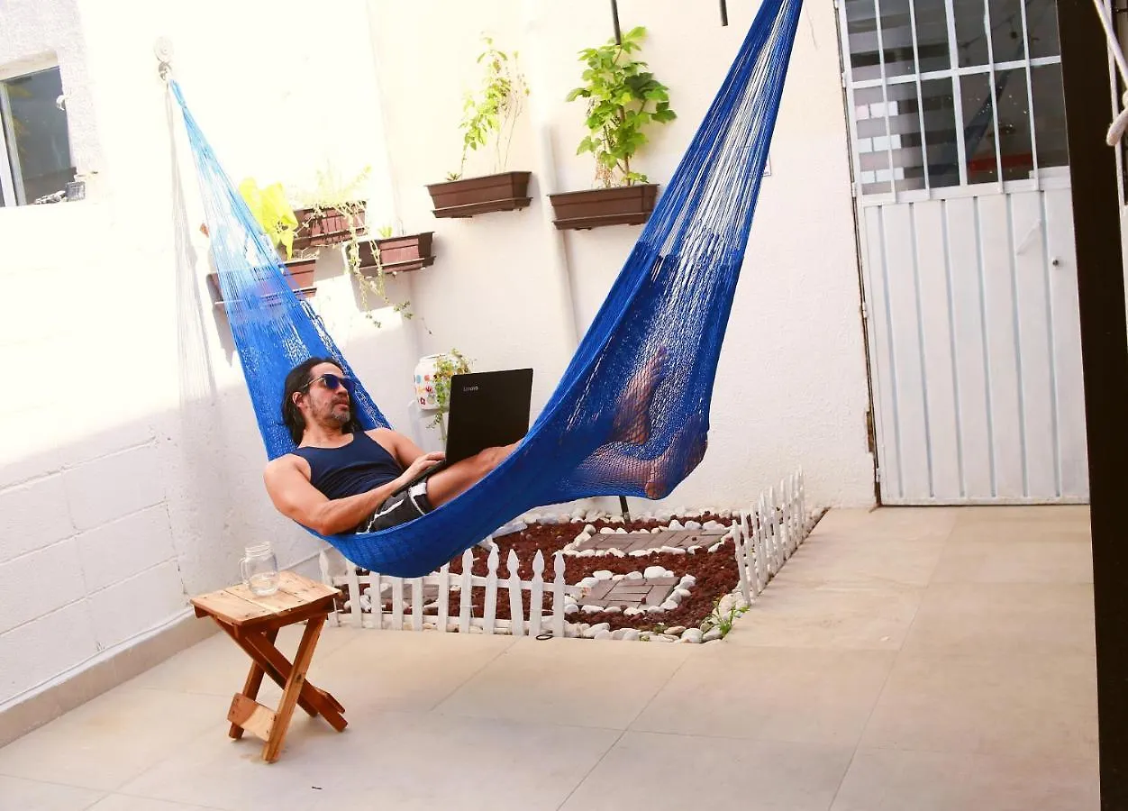 Cómodo Cuarto, Jacuzzi Rooftop, AC Cancún Habitación en casa particular