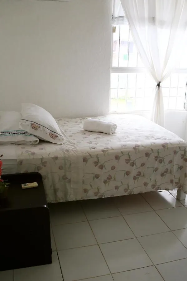 Habitación en casa particular Cómodo Cuarto, Jacuzzi Rooftop, AC Cancún
