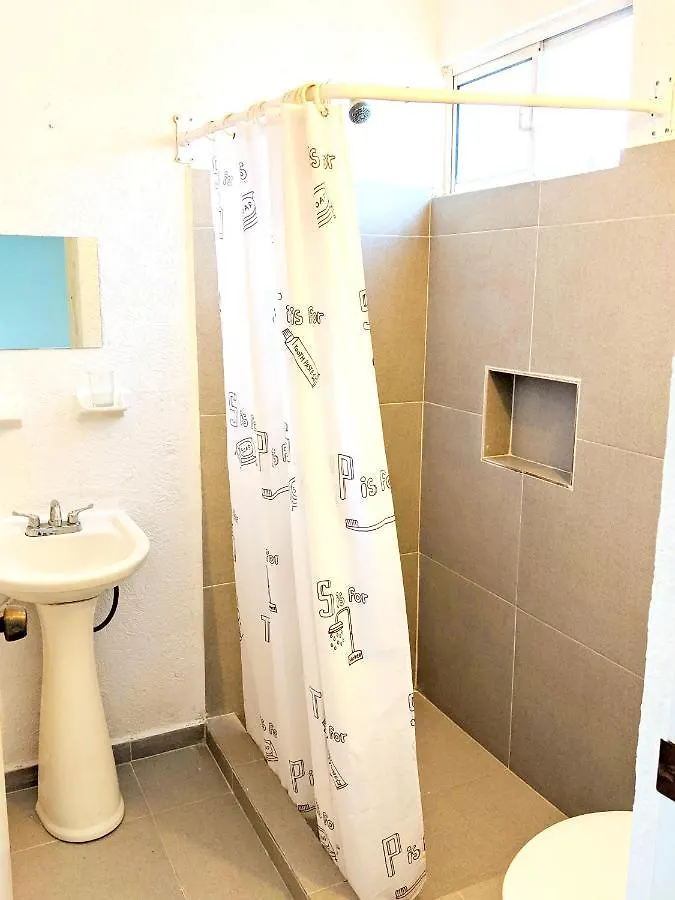 Habitación en casa particular Cómodo Cuarto, Jacuzzi Rooftop, AC Cancún